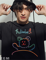 K SEE M : Nhom-tuay T-shirt - Black